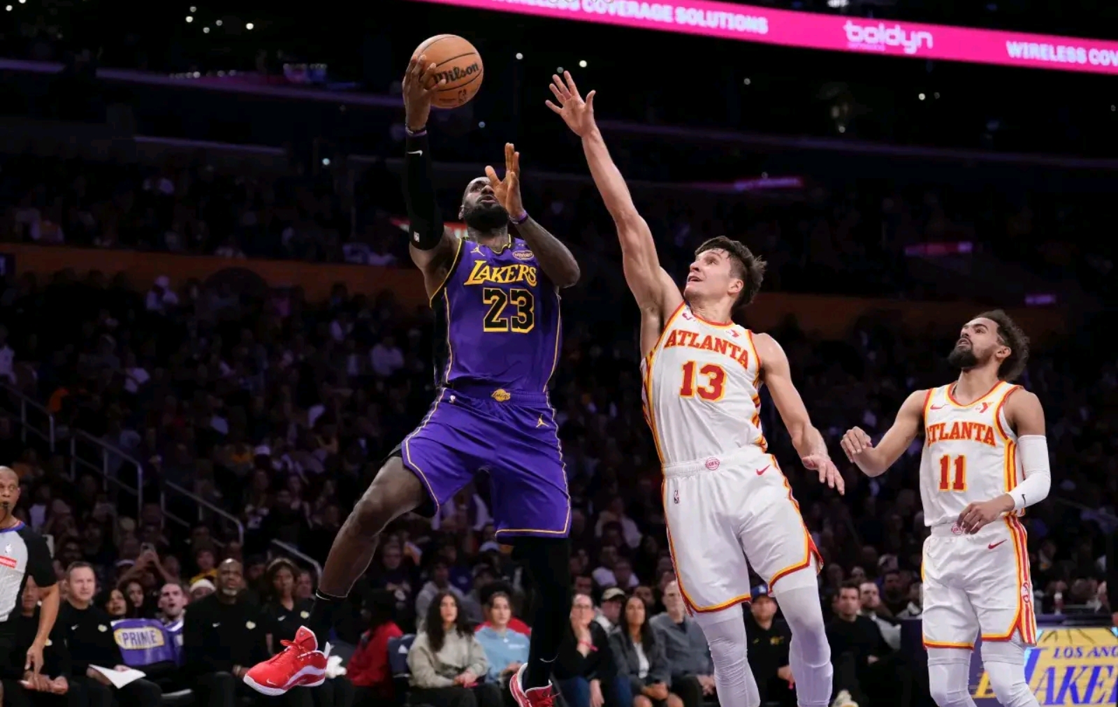 开云中国-浓眉哥迎来十五赛季出色发挥，老鹰观众热烈欢呼！的简单介绍-开云中国