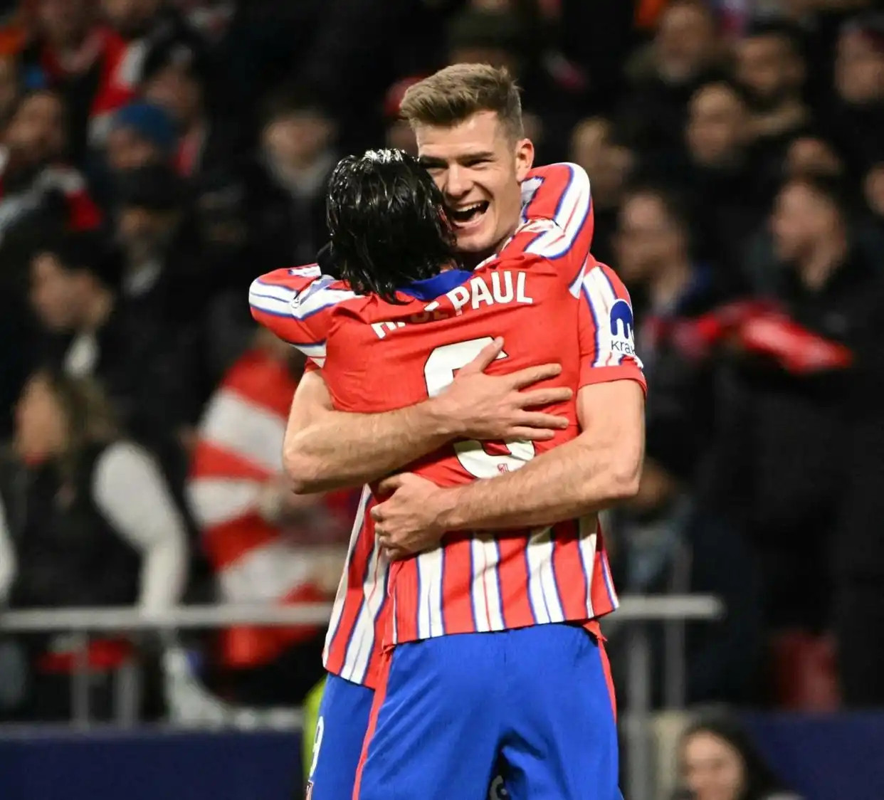 开云体育-莱万多夫斯基焦点对战，姆巴佩与60激战切尔西分钟，出色防守胜负难料！比赛高潮迭起-开云体育