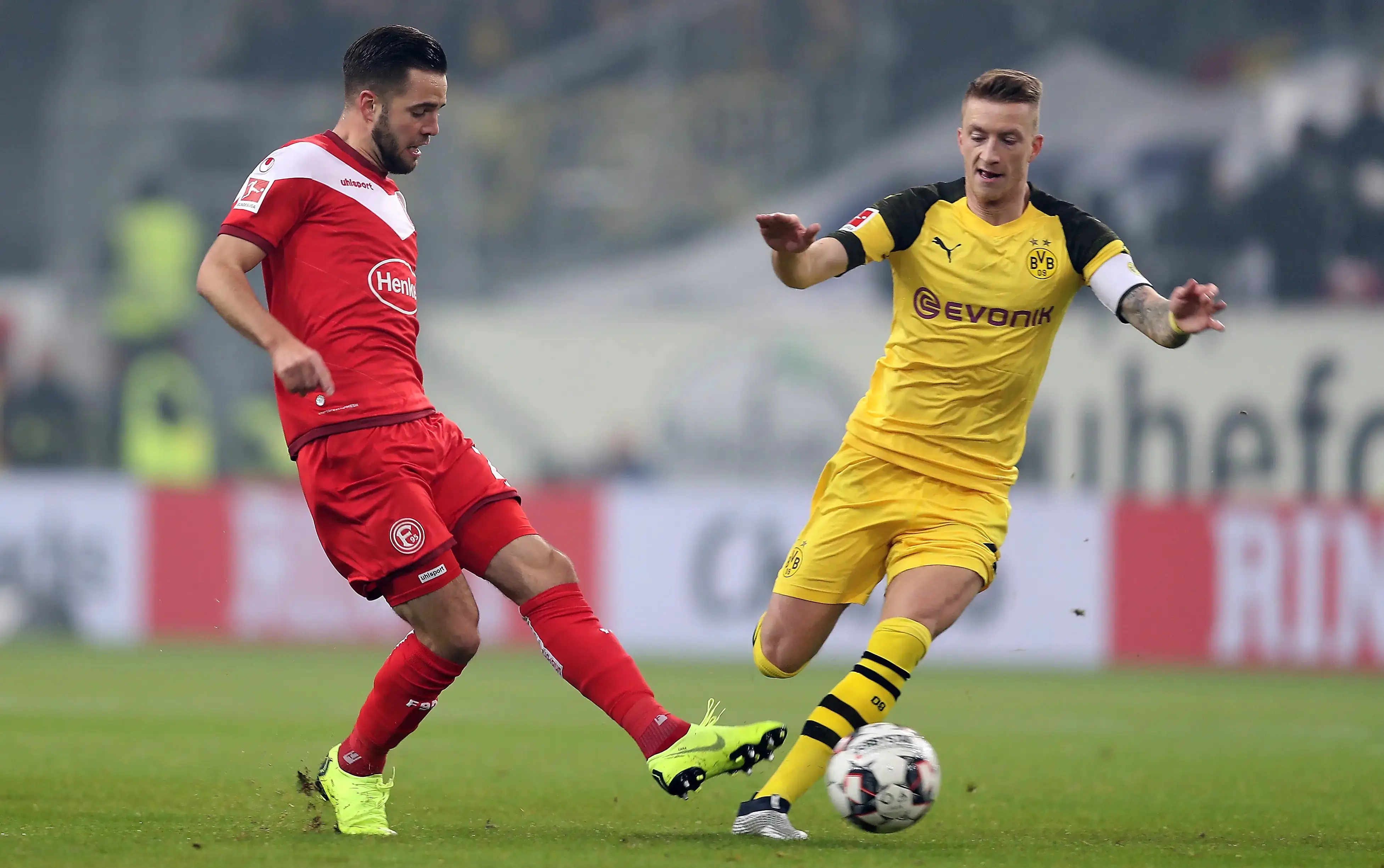 开云中国-赛前德甲传出新动向；多特蒙德防线松动；管理层表态——赛场秩序良好；临场指挥获称赞的简单介绍-开云中国